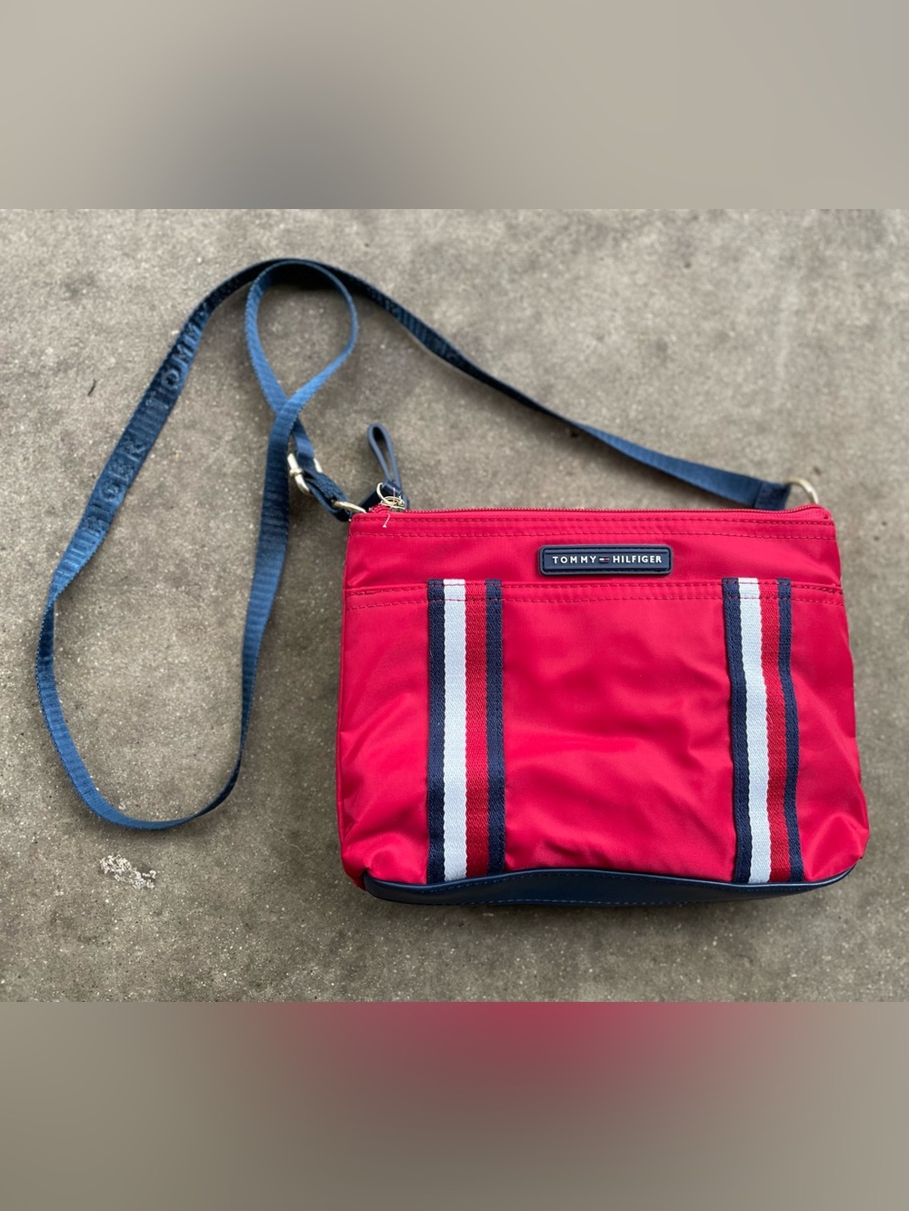 Tommy Hilfiger crossbody purse bag